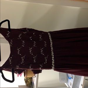 Maroon dress with silver sequence size XS/small